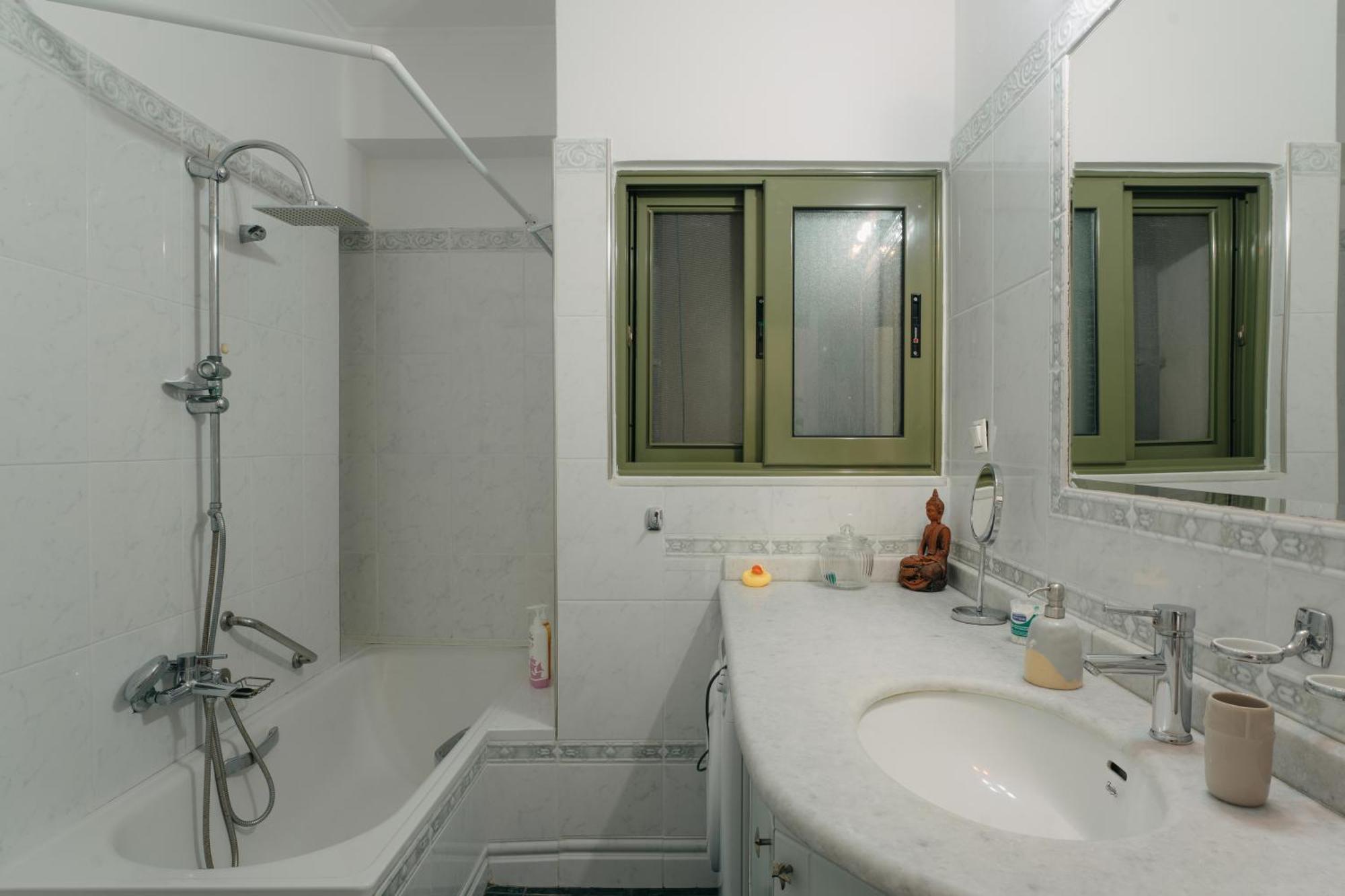 Lazarus 2Bd Apartment In The Center Patras Exterior photo